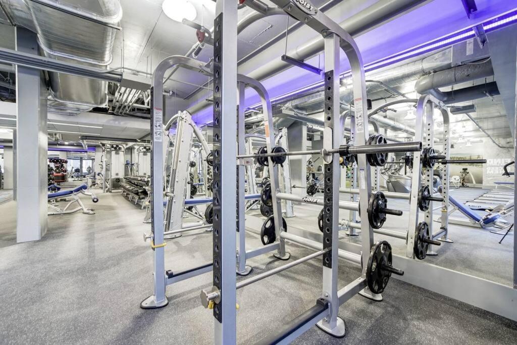 Awesome 1 Bedroom Apt + Den At Crystal City With Gym Arlington Ngoại thất bức ảnh