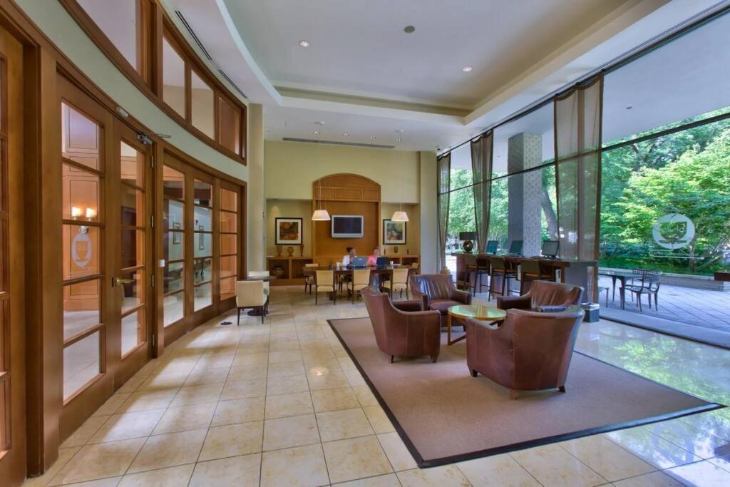 Awesome 1 Bedroom Apt + Den At Crystal City With Gym Arlington Ngoại thất bức ảnh
