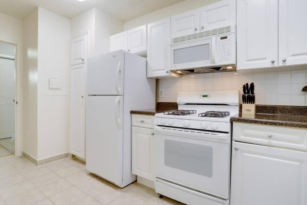 Awesome 1 Bedroom Apt + Den At Crystal City With Gym Arlington Ngoại thất bức ảnh