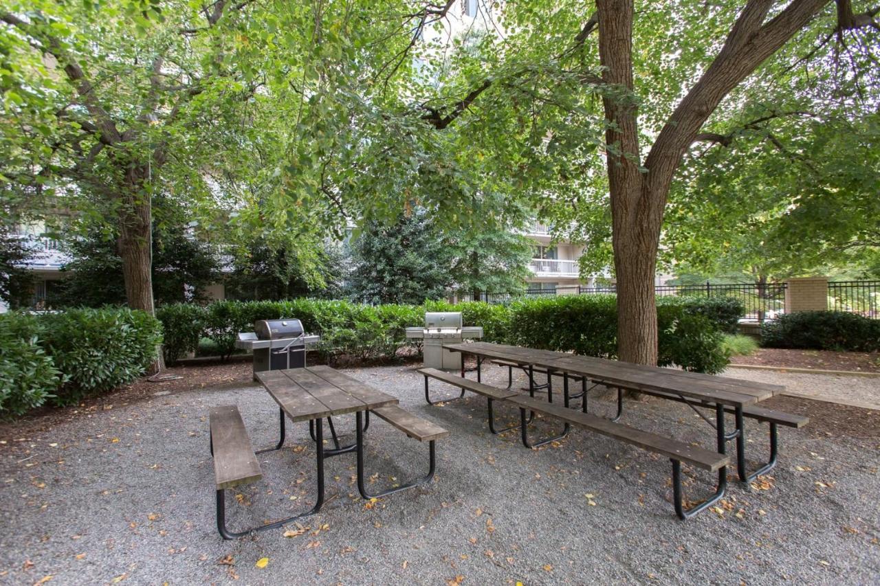 Awesome 1 Bedroom Apt + Den At Crystal City With Gym Arlington Ngoại thất bức ảnh