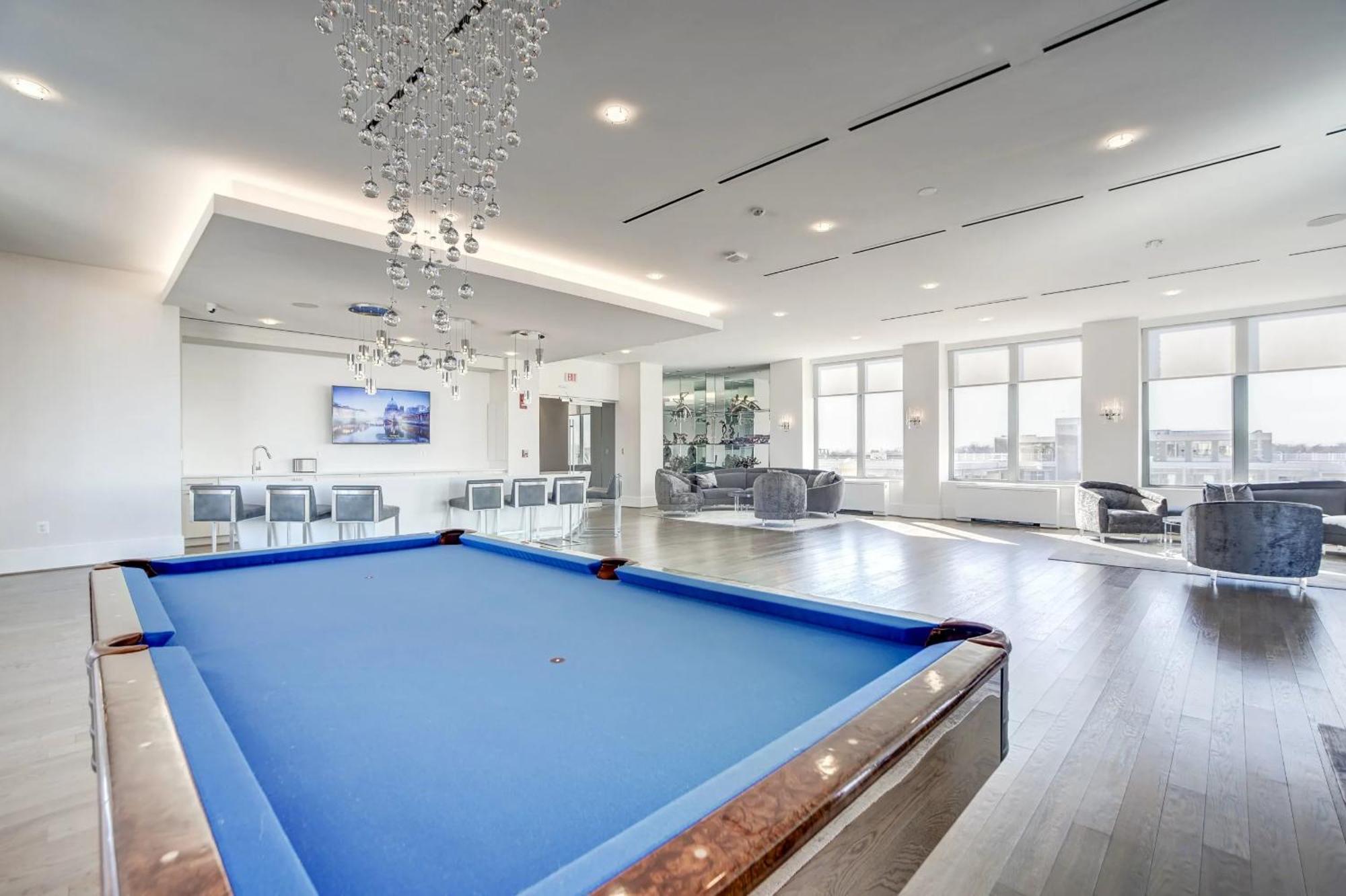 Awesome 1 Bedroom Apt + Den At Crystal City With Gym Arlington Ngoại thất bức ảnh